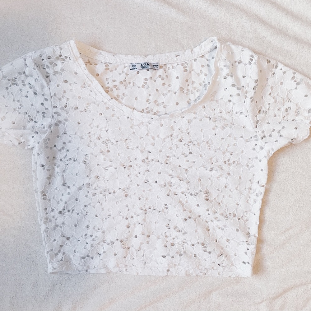 ::SOLD:: Zara lace crop top